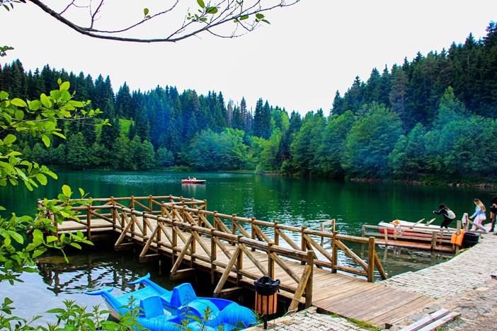 Karagöl muhteşem doğası ile masal diyarlarını andırıyor 4